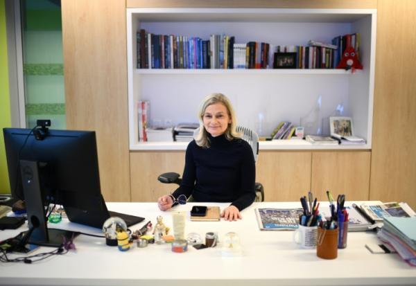 Sophie Gourmelen, alors directrice générale du Parisien, dans son bureau à Paris, le 20 décembre 2022