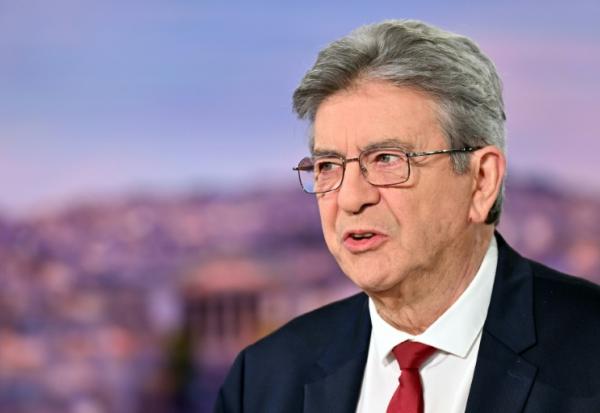 Le leader de La France insoumise Jean-Luc Mélenchon sur TF1 à Boulogne-Billancourt, dans les Hauts-de-Seine le 3 mai 2026