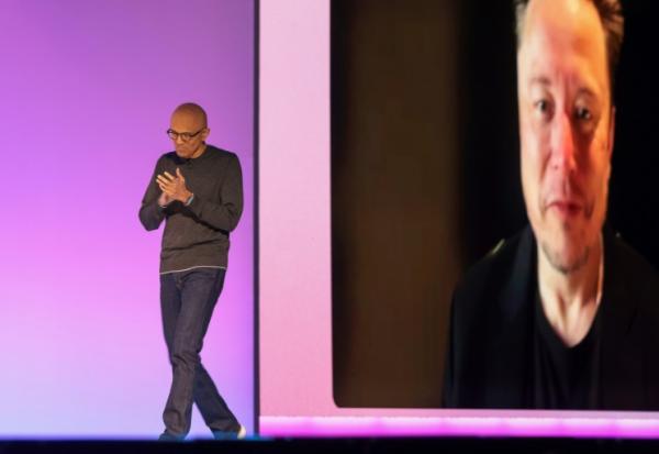 Satya Nadella, le patron de Microsoft, présente un entretien vidéo avec Elon Musk lors de la conférence annuelle de Microsoft pour les développeurs, au Seattle Convention Center de Seattle, le 19 mai 2025.