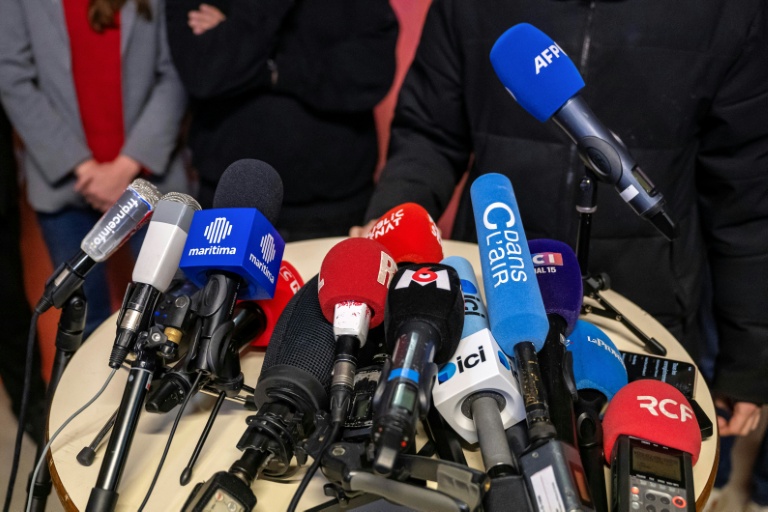 Lors d'une conférence de presse à Marseille entre les deux tours des élections municipales, le 17 mars 2026