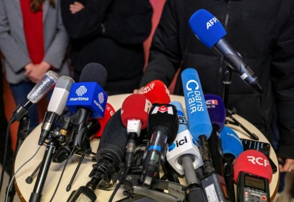 Lors d'une conférence de presse à Marseille entre les deux tours des élections municipales, le 17 mars 2026