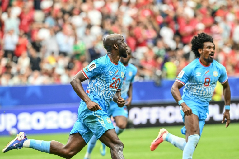 L'attaquant congolais Yoane Wissa (C) après avoir inscrit le but égalisateur contre le Portugal, au Mondial-2026, le 17 juin 2026 à Houston (Etats-Unis)