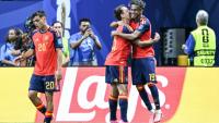 Lamine Yamal (à droite) dans les bras de Mikel Oyarzabal après avoir inscrit le premier des quatre buts de la victoire espagnole face à l'Arabie saoudite (4-0) le 2 juin 2026 à Atlanta 