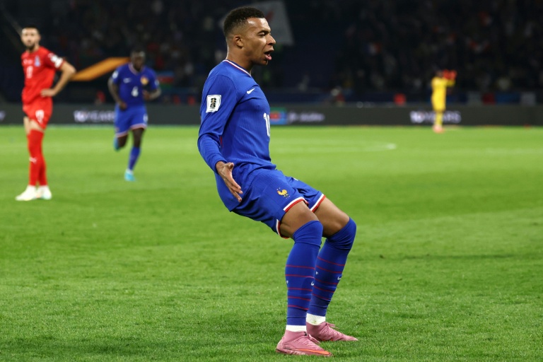 Kylian Mbappé a lancé les Bleus vers un succès logique contre l'Azerbaïdjan en qualification du Mondial, le 10 octobre 2025 au Parc des Princes