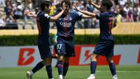 Le milieu de terrain sud-coréen du PSG Lee Kang-in (g) célèbre son but contre l'Atletico Madrid avec ses coéquipiers en Coupe du monde des clubs, le 15 juin 2025 au Rose Bowl de Pasadena