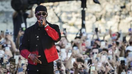 Le rappeur Werenoi en concert aux Francofolies de La Rochelle, le 13 juillet 2024