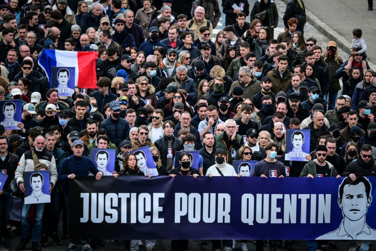 Une marche en hommage à Quentin Deranque, décédé après avoir été agressé en marge d'une manifestation d'extrême droite contre un événement de La France insoumise (LFI) à Lyon, le 21 février 2026