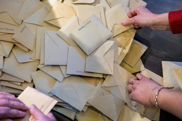 DéDépouillement des bulletins de vote lors du 2e tour des municipales à Schiltigheim, le 22 mars 2026 dans le Bas-Rhin