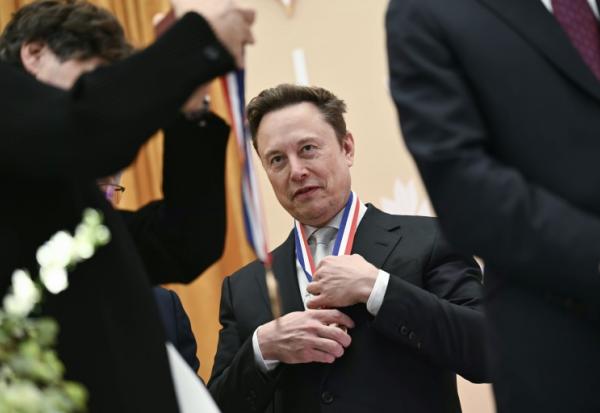 Elon Musk reçoit une médaille scientifique à la à Washington, le 8 octobre 2026