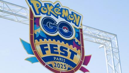 Le logo de Pokemon Go Fest 2025 au Parc de Sceaux dans le sud de Paris, le 13 juin 2025