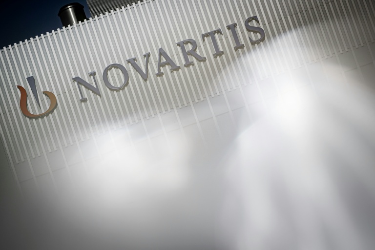 Novartis compte supprimer 550 postes en Suisse d'ici fin 2027 dans le cadre d'une modernisation d'une usine où il compte cesser la production de comprimés et capsules pour se concentrer sur les thérapies cellulaires