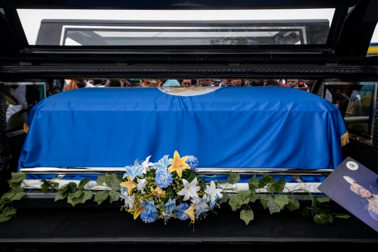 Le cercueil d'Oyo Nyimba Kabamba Iguru Rukidi IV à l'issue de la cérémonie religieuse à Fort Portal, en Ouganda, le 12 septembre 2026