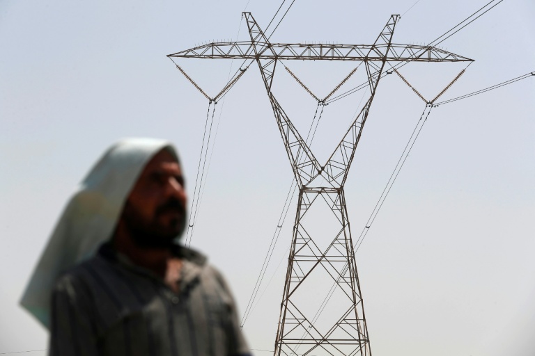 Ligne à haute tension près de Hilla, dans le centre de l'Irak, le 10 août 2025
