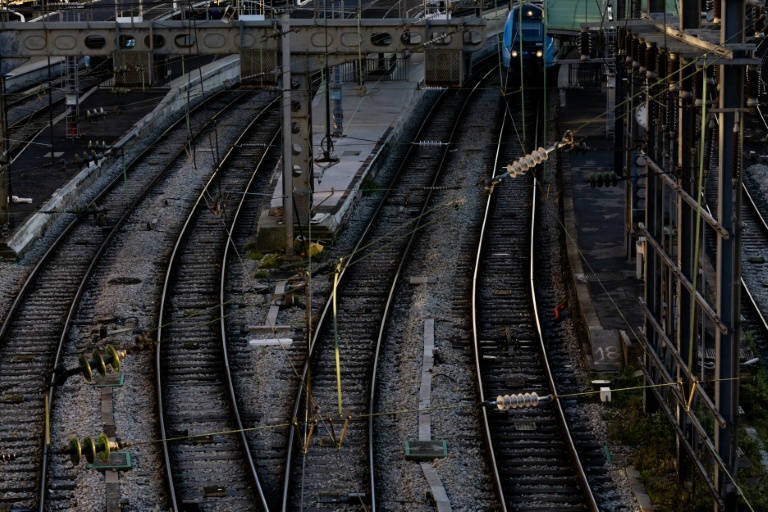 Des voies à la gare de l'Est à Paris, le 14 mars 2026