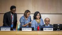 Le président des négociations sur la mise en place d'un traité portant sur la pollution plastique l'ambassadeur equatorien Luis Vayas Valdivieso, avant le début de la dernière réunion plénière qui a constaté l'échec de la négociation, le 15 aout 2025
