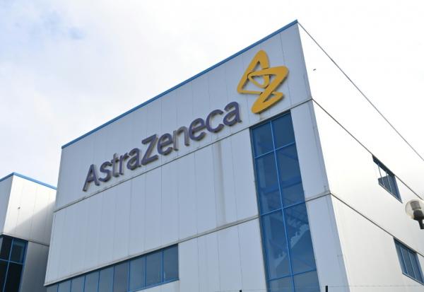Le géant pharmaceutique britannique AstraZeneca compte investir 15 milliards de dollars en Chine d'ici 2030 pour y doper "la fabrication de médicaments ainsi que la recherche et le développement"