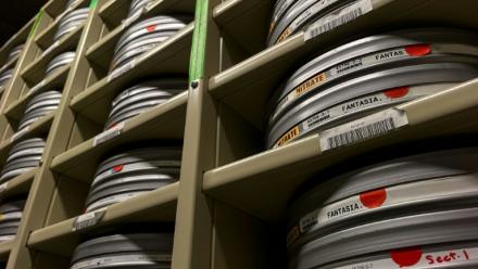 Des bobines de films dans la chambre forte de films nitrate du Centre national de conservation audiovisuelle de la Bibliothèque du Congrès à Culpeper, en Virginie, le 2 avril 2026