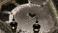 Vue aérienne du complexe de la Grande Mosquée de La Mecque, où les musulmans effectuent la prière du soir autour de la Kaaba, le 24 mai 2026 en Arabie saoudite, avant le pèlerinage annuel du Hajj