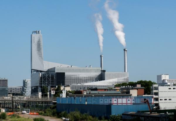 L'usine d'incinération gérée par le Syctom à Ivry-sur-Seine, le 17 juin 2025