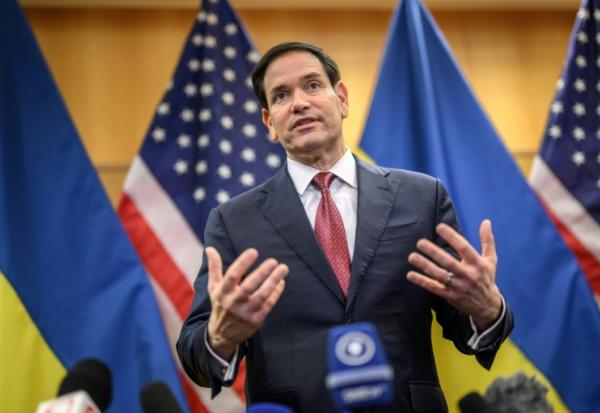 Le secrétaire d'Etat américain Marco Rubio donne une conférence de presse, le 23 novembre 2025 à Genève en Suisse