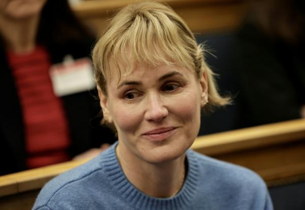 La comédienne Judith Godrèche assiste à la présentation du rapport de la commission d'enquête de l'Assemblée nationale sur les violences dans le cinéma, le 9 avril 2025 à Paris 