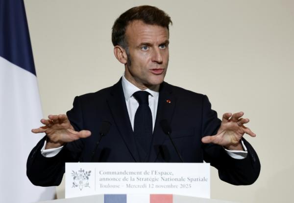 Le président Emmanuel Macron inaugure le centre du Commandement de l'espace à Toulouse, dans le sud-ouest de la France, le 12 novembre 2025 