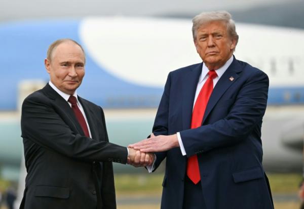 Vladimir Poutine et Donald Trump lors de leur rencontre du 15 août 2025 à Anchorage (Alaska, Etats-Unis)
