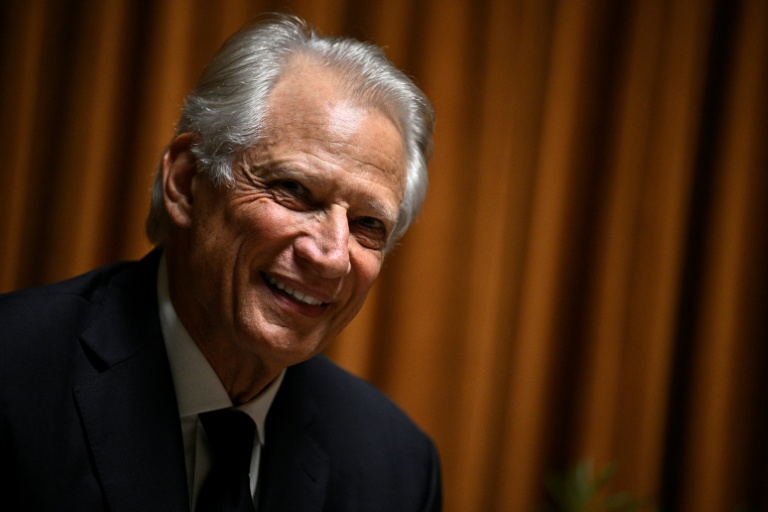 L'ancien Premier ministre Dominique de Villepin lors d'une conférence sur la politique nationale à la Sorbonne, le 27 mars 2026 à Paris