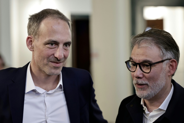 Raphaël Glucksmann, à gauche, avec Olivier Faure, le 11 avril 2026, à Montreuil, en Seine-Saint-Denis