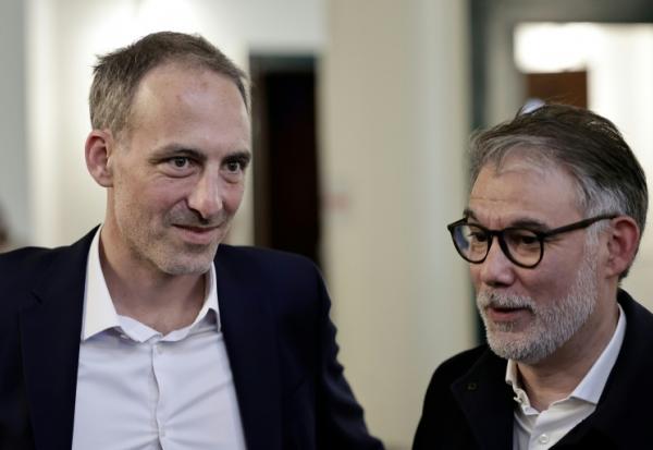 Raphaël Glucksmann, à gauche, avec Olivier Faure, le 11 avril 2026, à Montreuil, en Seine-Saint-Denis