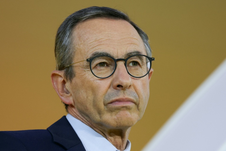 Bruno Retailleau participe à un débat avec d'autres candidats à l'élection présidentielle, le 27 août 2026 à Paris