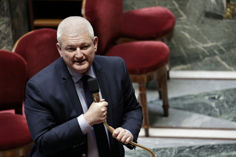 Le député MoDem Olivier Falorni s'exprime à l'Assemblée nationale, à Paris, le 27 mai 2025