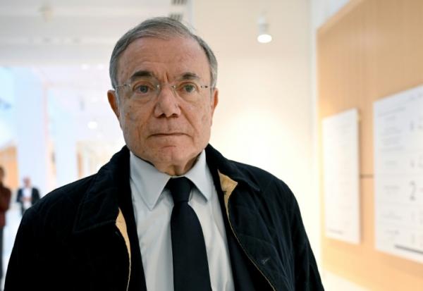 L'ex-PDG du groupe de grande distribution Casino, Jean-Charles Naouri ,arrive au palais de justice de Paris, le 1er octobre 2025