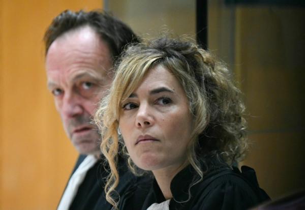 Alexandre Martin, à gauche et Emmanuelle Franck, à droite, les avocats de Cédric Jubillar, le 10 octobre 2025, à la cour d'assises du Tarn, à Albi