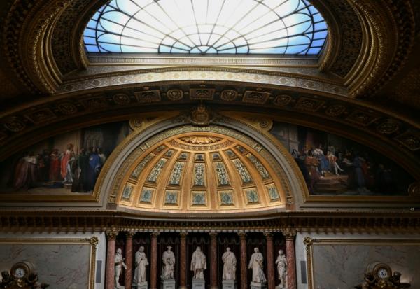 Le Sénat s'est déchiré mardi soir sur le montant de la rallonge budgétaire allouée aux armées face aux menaces du monde, la droite essuyant un rare échec dans l'hémicycle sur l'actualisation de la loi de programmation militaire (LPM)