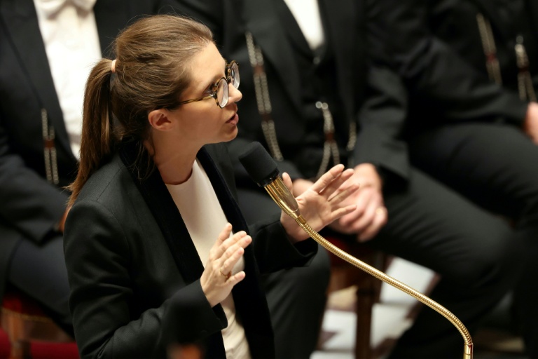 La ministre déléguée chargée de la Lutte contre les discriminations Autore Bergé à l'Assemblée nationale le 14 avril 2026