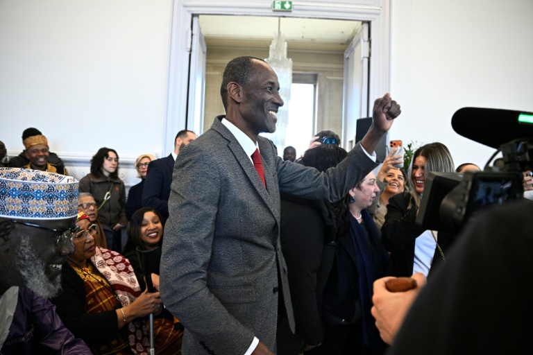 Bally Bagayoko, au centre, le 28 mars 2026 à La Courneuve en Seine-Saint-Denis