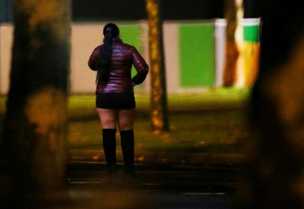 Une prostituée dans une rue de Caen, le 29 novembre 2017