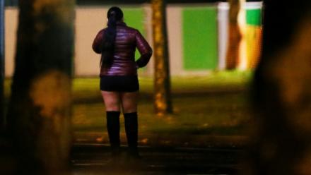 Une prostituée dans une rue de Caen, le 29 novembre 2017