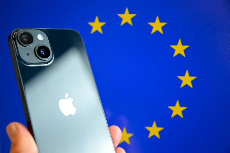 Apple/UE
