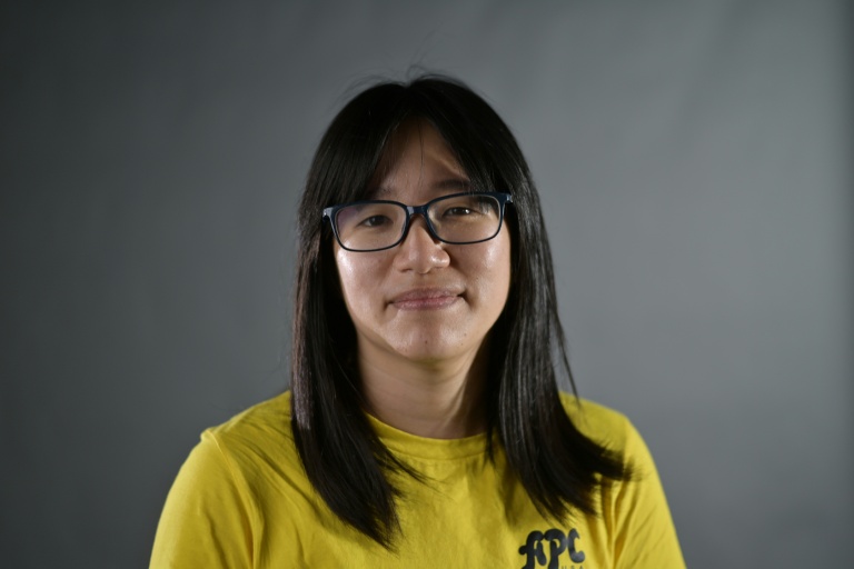 Chow Hang-tung, avocate, pose lors d'une séance photo à Hong Kong, le 21 mars 2021