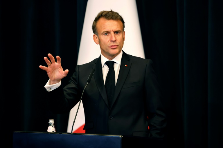 Le président de la République Emmanuel Macron à Tirana, en Albanie, le 17 mai 2025