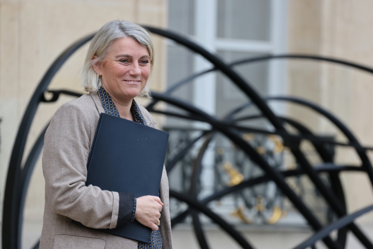 La ministre de la Santé, Stéphanie Rist, à la sortie du Conseil des ministres à l'Elysée, Paris, le 28 janvier 2026