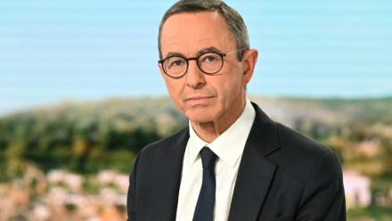Le patron des Républicains et ministre de l'Intérieur sortant Bruno Retailleau sur le plateau du 13 Heures de TF1, le 6 octobre 2025 à Boulogne-Billancourt, près de Paris