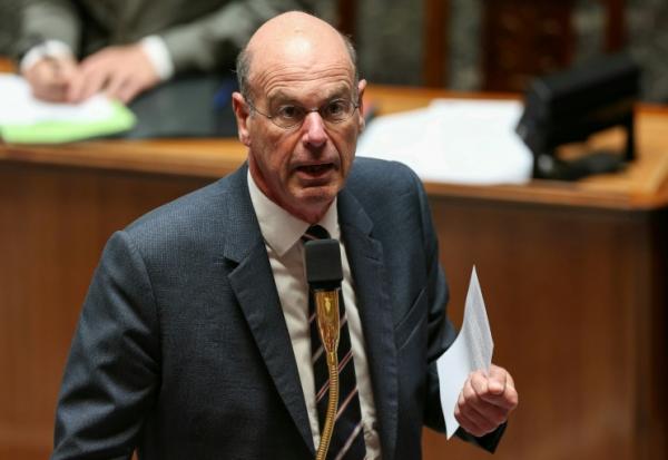 Le ministre de l'Economie, Eric Lombard, ici à l'Assemblée nationale le 3 juin 2025, a estimé dimanche que ce n'était pas "le bon moment" d'introduire une part "obligatoire" de capitalisation dans le système des retraites.