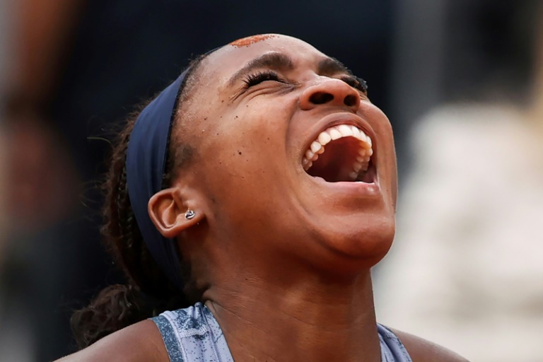 Coco Gauff exulte après sa victoire samedi en finale à Roland-Garros, contre la numéro un mondiale Aryna Sabalenka
