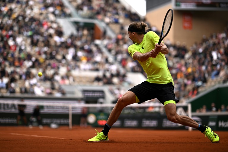 Alexander Zverev opposé à l'Américain Learner Tien à Roland-Garros, le 27 mai 2025