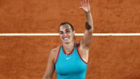 La Bélarusse Aryna Sabalenka a battu la Polonaise Iga Swiatek en demi-finale de Roland-Garros le 5 juin 2025 à Paris
