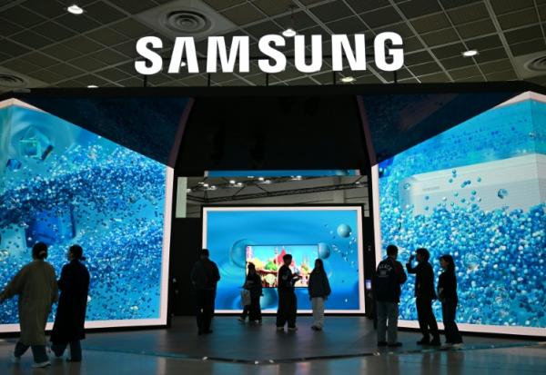 Le stand de Samsung Electronics lors d'un salon au centre de congrès et d'exposition COEX de Séoul, le 22 octobre 2025