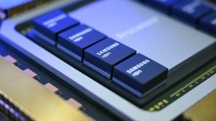 Le géant sud-coréen Samsung Electronics a dit s'attendre à un bond de plus de 780% sur un an de son bénéfice d'exploitation au troisième trimestre, porté par l'envolée des prix des semi-conducteurs et le boom de l'IA